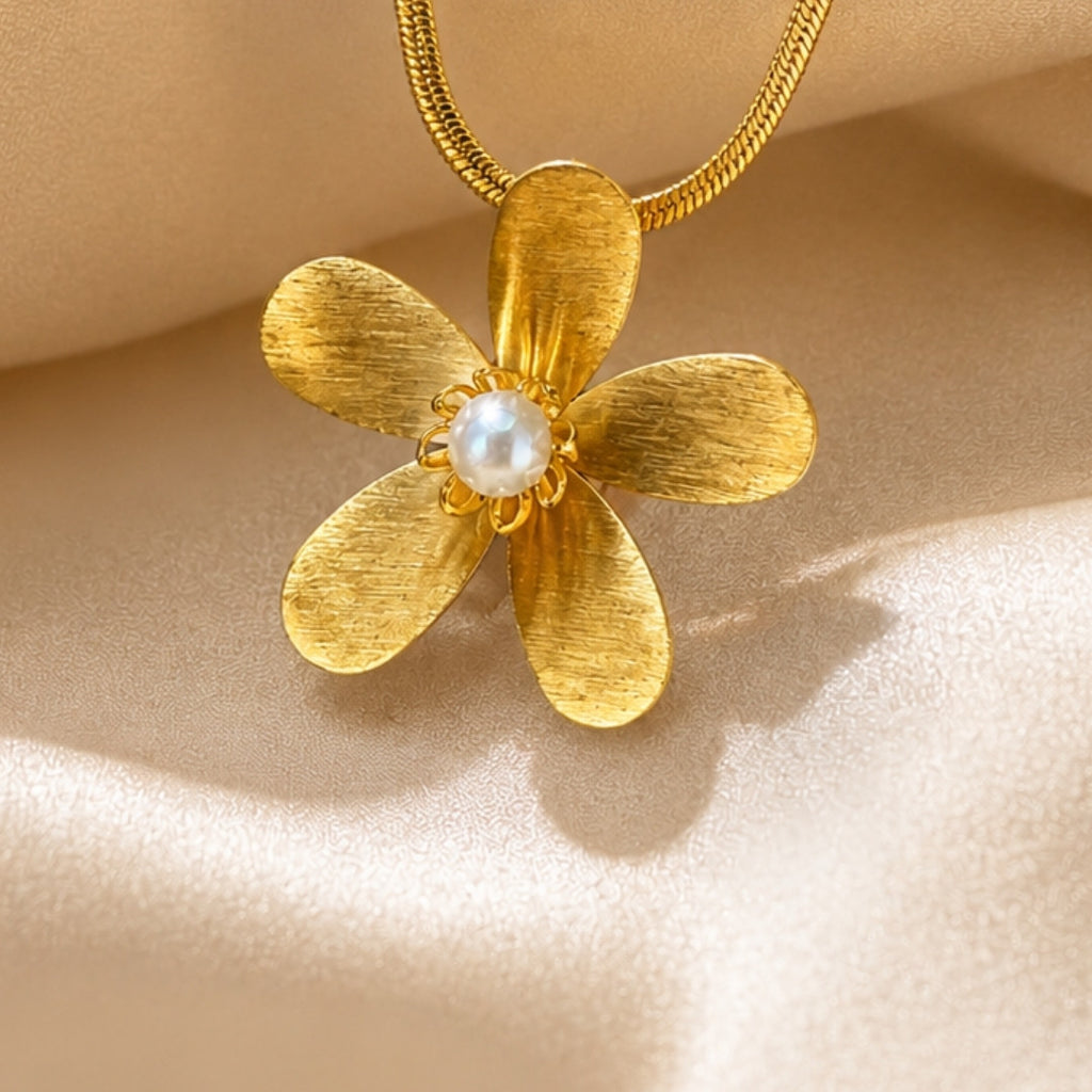 Elegant Golden Blossom Pearl Necklace