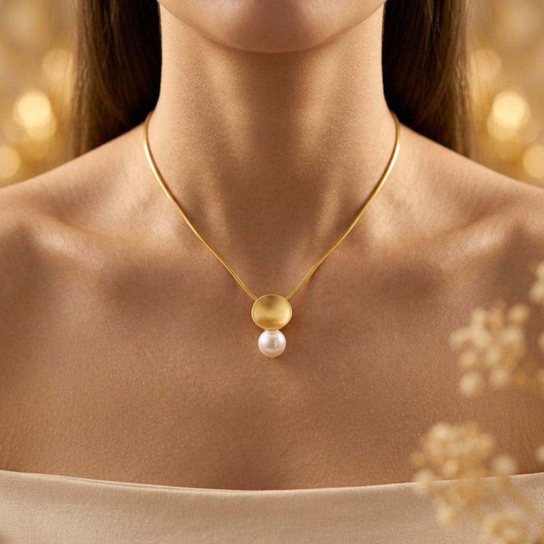 Minimalist Gold Disc and Pearl Pendant Necklace