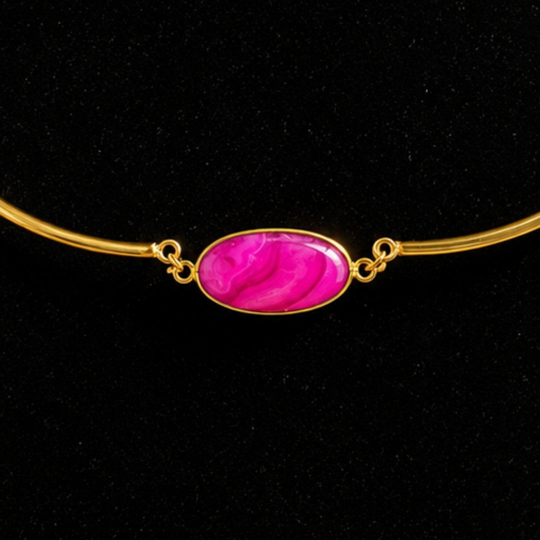 Minimalist Gold-Tone Collar Necklace with Vibrant Pink Oval Stone