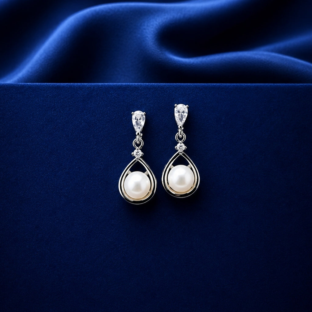 Elegant Pearl & Crystal Jewelry Set – Teardrop Pendant Necklace and Matching Earrings